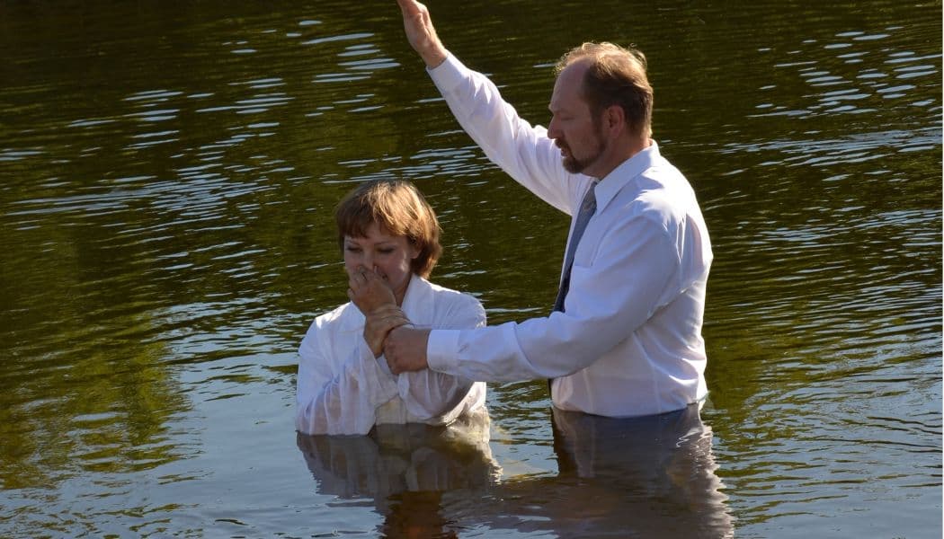 12 versículos sobre batismo nas águas e ENTENDA para que serve