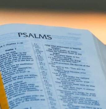 Confira quais são os 6 salmos mais conhecidos da Bíblia que vão te abençoar