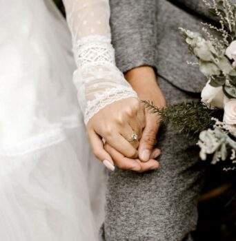 15 versículos de bodas de CASAMENTO para celebrar o amor do casal